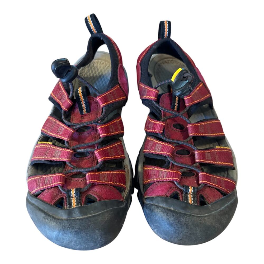 KEEN Newport H2 Women's 7.5 Waterproof Sport Sandals Burgundy Hiking Gorpcore